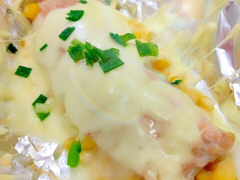 簡単!秋鮭とコーンのニンニクチーズホイル焼き♪